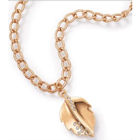 Avon Jewelry - 🆕️Paula Abdul Pavé Embellished Leaf Necklace